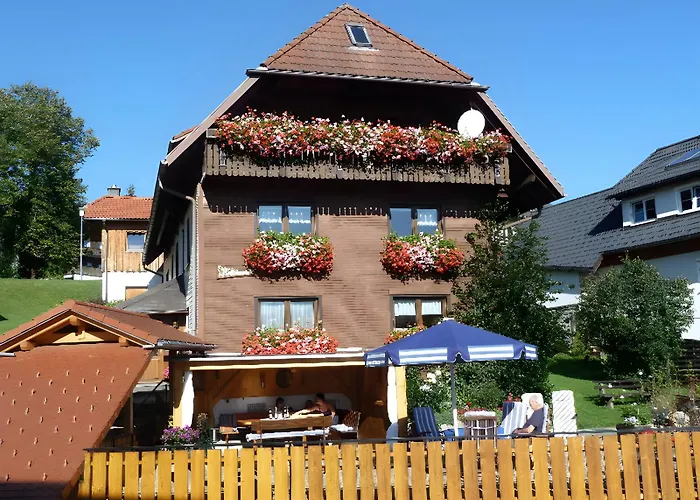 Rathaeusle Apartman *